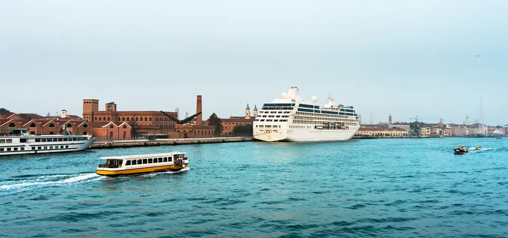 Fähre Umag Venedig - Fährhafen Venedig