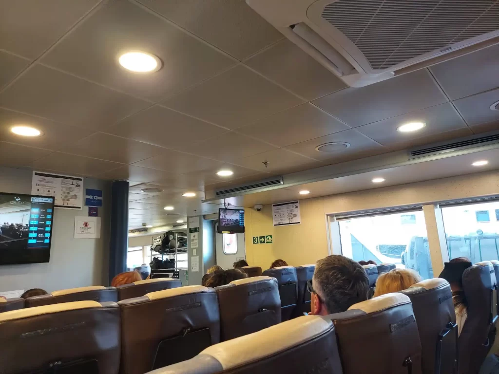 Katamaran Dubrovnik Korčula iznutra