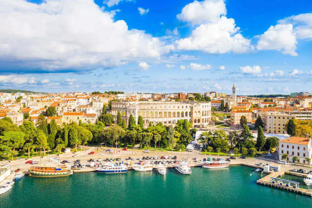 Venecija Pula Katamaran - Trajektna luka Pula