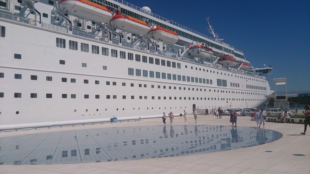 catamarano ancona zara